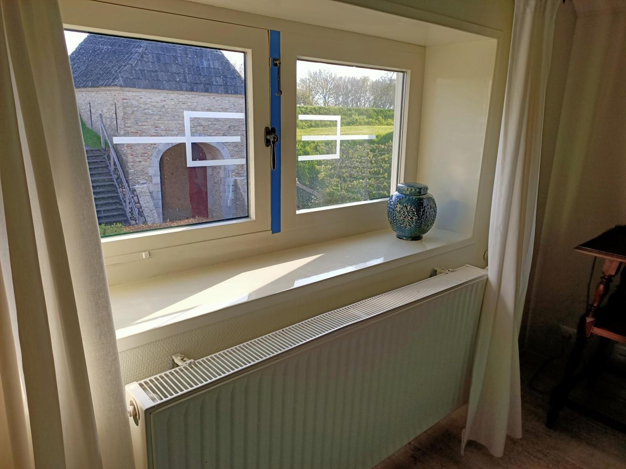 Bij De Friesche Poort Bed & Breakfast Bourtange Oda fotoğraf